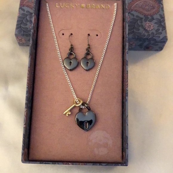 Lucky Brand Padlock Heart Drop Earrings & Padlock Heart Pendant Necklace NIB - Picture 2 of 13